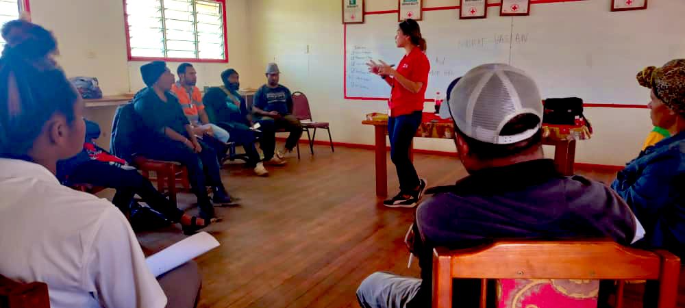 maki_mignon's tweet photo. @PNGRedCross #volunteers #MtHagen branch were trained fir supporting affected population with @IFRCAsiaPacific technical support.
#PGI #nutrality #impartiality for #HHIs distribution are critical in #PNG. Thank you #DREF supporters to make it happened!
#DREF
#PNG https://t.co/WtZURgnkDt