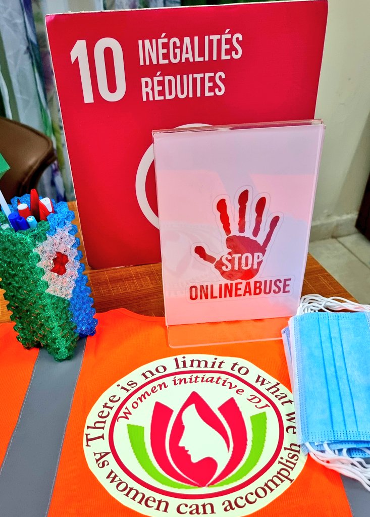 FarmGirlDJ's tweet photo. #16daysofactivism2022 
#Djibouti we are committed to #EndViolenceAgainstWomen 
I am an activist and I suffer deeply from #onlineabuse #CyberBullying
We are all #Unite this need to be stopped ✋️ #OrangeTheWorld 
@Unfpa_Djibouti @UNFPA https://t.co/AqdVnMnckS