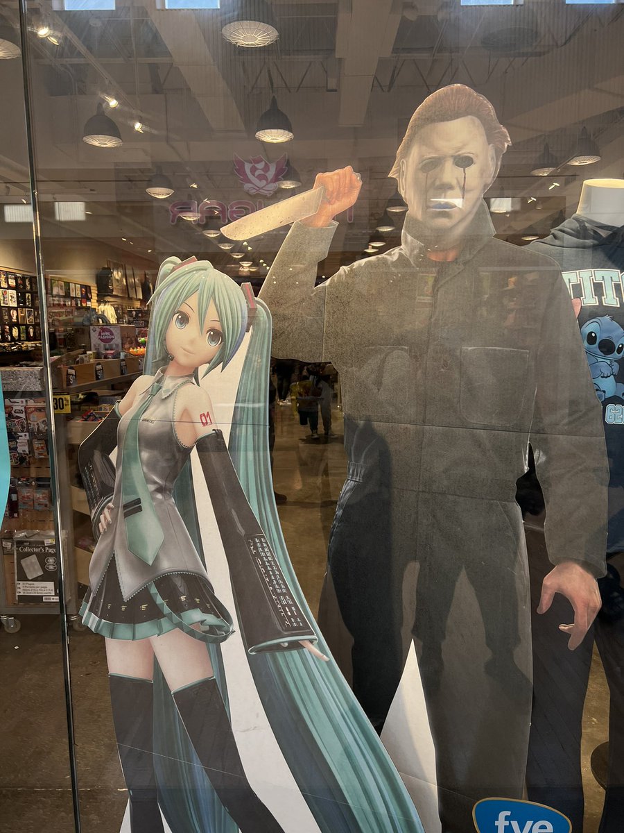 kat-on-twitter-rt-ilvoeren-miku-behind-you-miku-turn-arounf