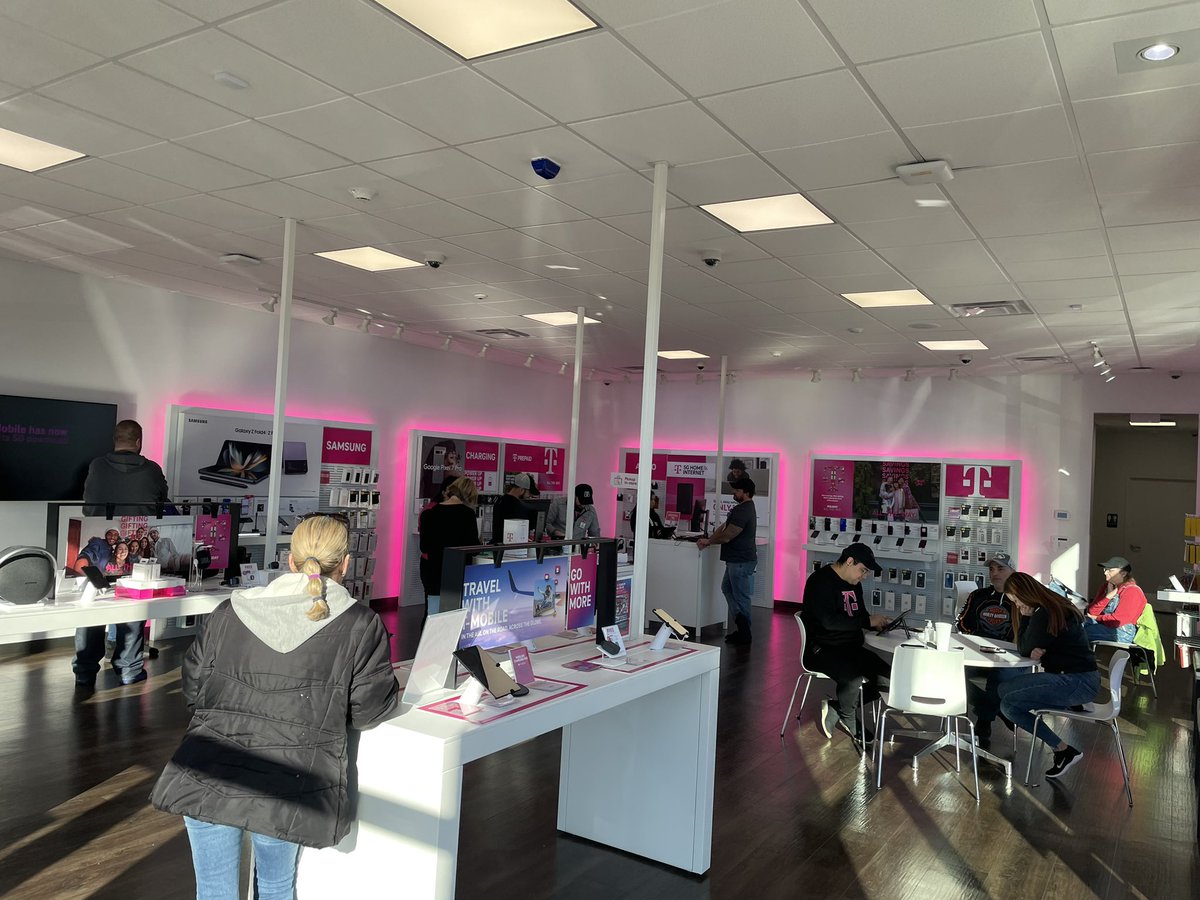 T-Mobile Black Friday Deals are the Best - Make your Holiday a little Brighter and stop in to your nearest T-Mobile <a href="/ValMartinezTMO/">Valery Martinez</a> <a href="/Cunningham_STL/">Chris Cunningham</a> <a href="/pedrobyers1/">Pedro Byers</a>
