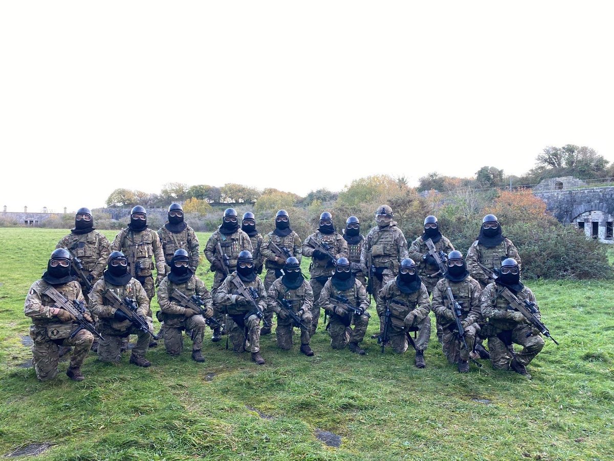 @Army1MERCIAN’s A ‘Grenadier’ Company were recently at the atmospheric Tregantle Fort, Cornwall practising Urban operations, and making use of simunition (paint) rounds for added realism. #ArmdInfExcellence #SFSH