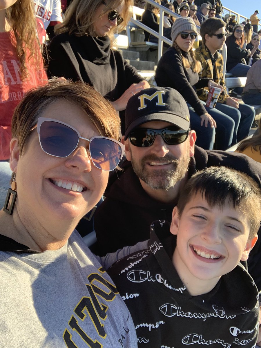 FickPartyof5's tweet photo. #MIZ https://t.co/qSZxq5wg5C