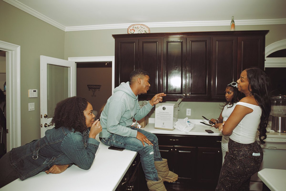 shuotaiduo's tweet image. Could not have asked for a better pre-game for my bday (aka thanksgiving) 😂❤️❤️❤️❤️❤️❤️ love my family with all my heart