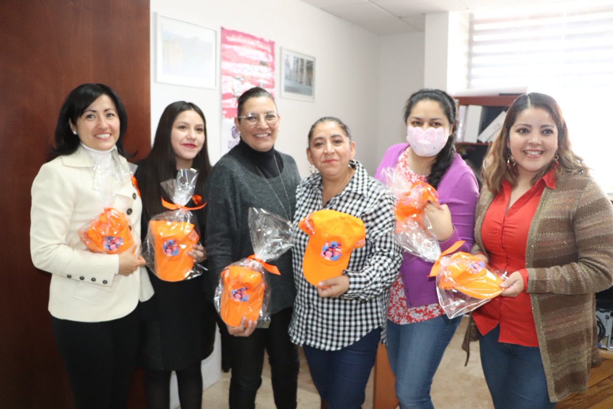 LizQuintanarG's tweet photo. El 25 de cada mes conmemoramos el #DíaNaranja, 

En la Secretaría de Turismo del Estado de Hidalgo  continuamos trabajando junto a las y los compañeros, realizando acciones para erradicar cualquier forma de violencia.   

#NoSignificaNo
#PrimeroLasMujeres 
#ElHidalgoQueQueremos https://t.co/MKzF1pS1ts