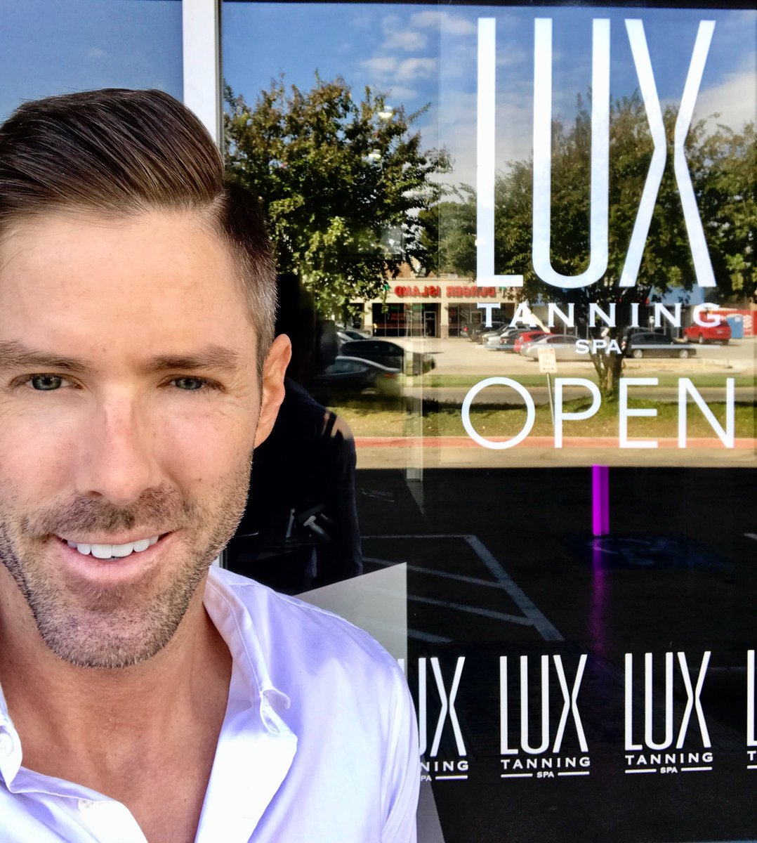 LUXTan's tweet image. I'm Paul, the owner of LUX Tan. This year, more than ever, I appreciate your support of small businesses like mine. In gratitude, mention this post to receive $35 towards any purchase, on top of your Member discount.