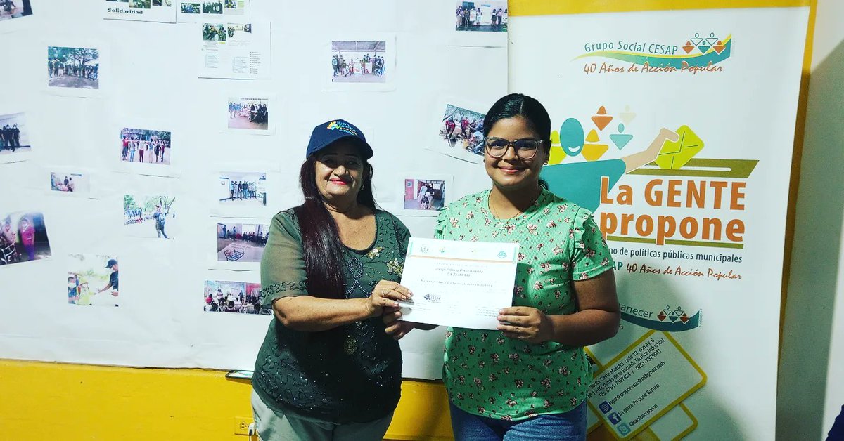 Sanfcopropone's tweet photo. Nivia Fonseca, Osmer Albornoz y la coordinadora Bernarda Quintero, hicieron entrega de los certificados a los veedores y veedoras del proyecto La Gente Propone en el municipio San Francisco. 

#LaGentePropone 
#SomosCESAP 
#IncidenciaPública 
#ParticipaciónCiudadana https://t.co/51RfQBPOiv