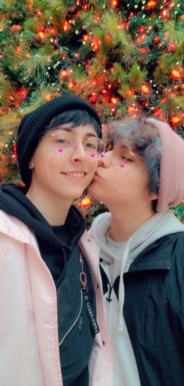 TW Pornstars - Hunnypaint + Io 🍯 35% NNN SALE. Twitter. We took this cute picture at the mall It