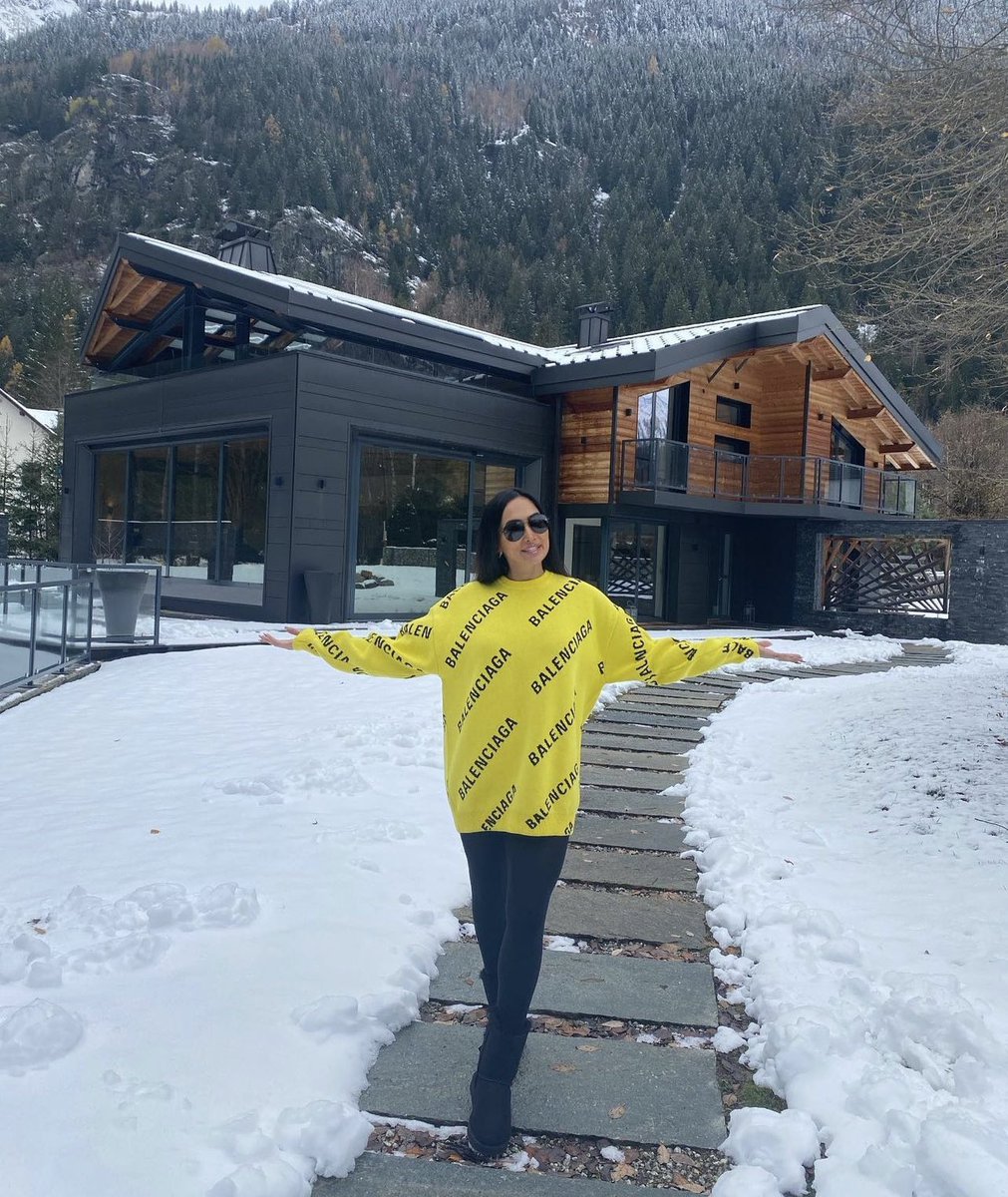 Having a great WINTER GETAWAY- guilt free, especially since every penny I spent on this chalet hire went to 3 different charities
%: Mimosa, Chances for
children and Borneo Wildlife Preservation
Enjoying some well deserved time off with friends before the all important
BLACK FR