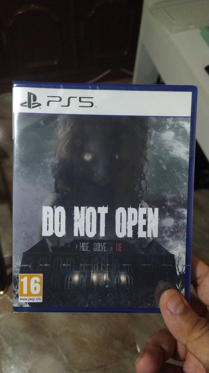 v4kala's tweet image. Sé que me voy a cagar de miedo pero hay que apoyar estos proyectos españoles!!! #DoNotOpen