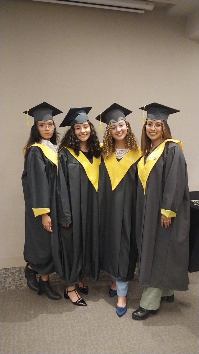 liceocolombia's tweet photo. Hoy es un día muy especial para nuestros estudiantes de 11° 
Hoy dan un gran paso🎗 https://t.co/yWuHpJCN7T