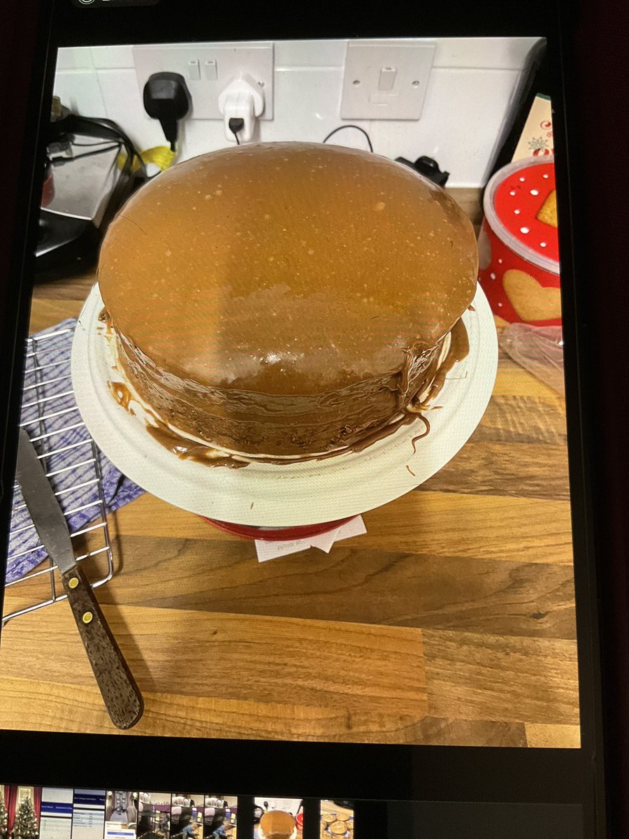 Clare144's tweet photo. Omg I really do need to catch up on social media,.. I just never seem to get the time or to be honest be bothered. Though today after some meditation and chilling I had the urge to bake while listening to Xmas songs x end result a chocolate and cherry cake x https://t.co/NytFVxNKD9