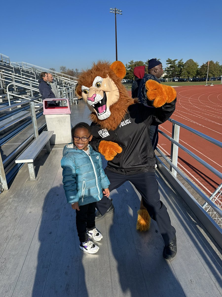 NassauCountyPAL's tweet photo. Yesterday on Thanksgiving was the 2022 Nassau County Senior Bowl at Mitchel Field sponsored by Nassau County PAL. Great game and a job well done by all. Congratulations to all of the seniors who played and good luck to the Class of 2023! @NassauCountyPD @nassaucountypba https://t.co/wbctltNZBn