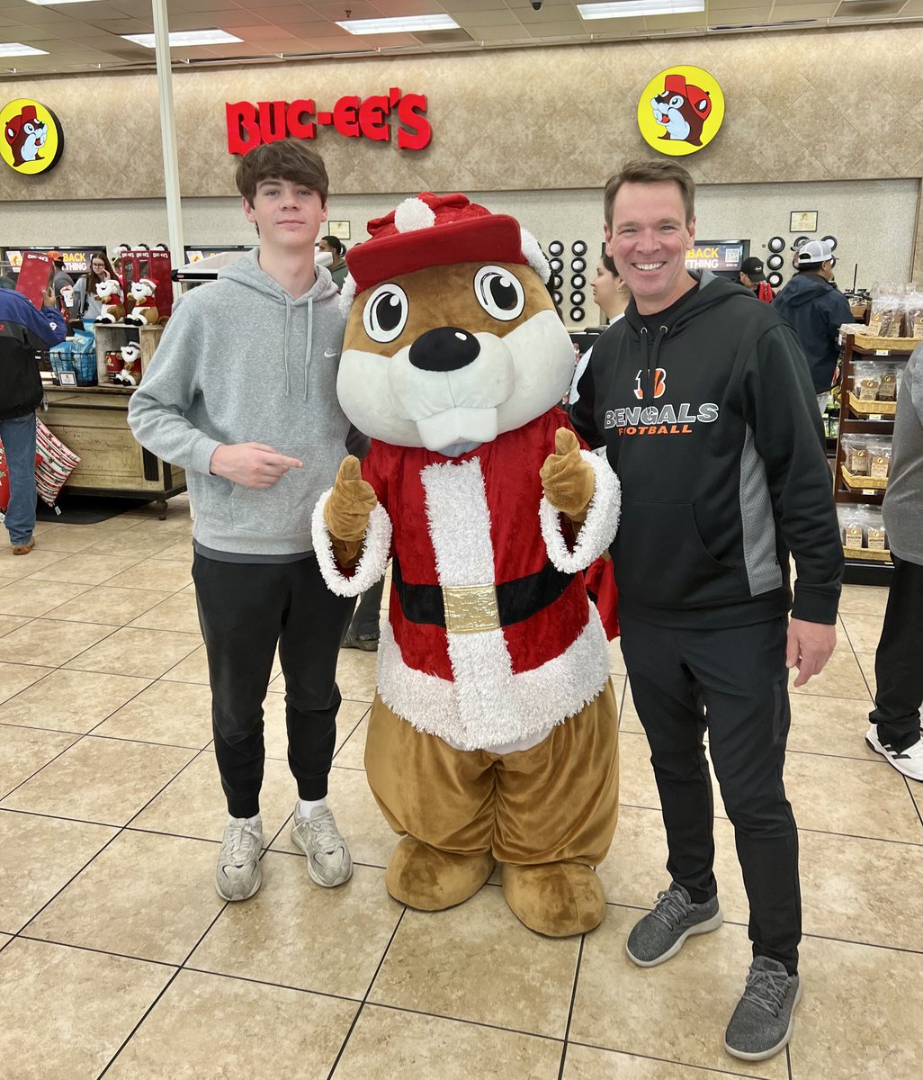 dgood68's tweet photo. Finally made it to Buc-ee’s! https://t.co/viANqzYmmx