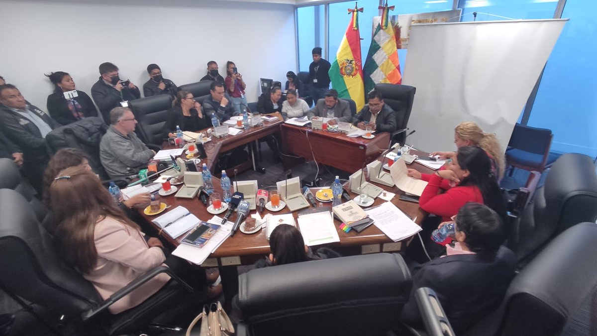OrgPolCreemos's tweet photo. La Comisión de Constitución, Legislación y Sistema Electoral de la @Diputados_Bol aprobó el proyecto de Ley del Censo 05 y la remitirá al pleno de Diputados para que sea considerada su aprobación. https://t.co/D1fbQOLGUV