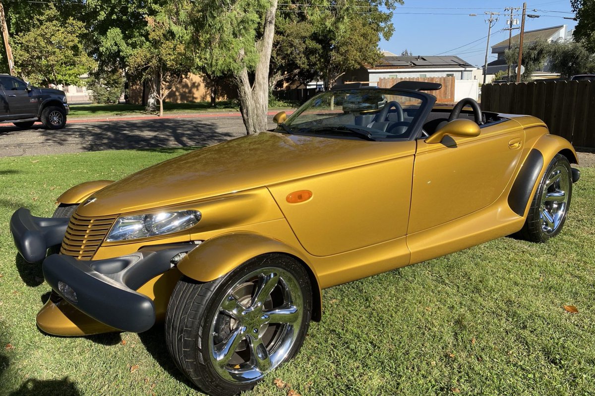 Bringatrailer's tweet photo. Now live at BaT Auctions: Original-Owner 2002 Chrysler Prowler. https://t.co/s1vJDi62KO https://t.co/sAIlF9MjbO