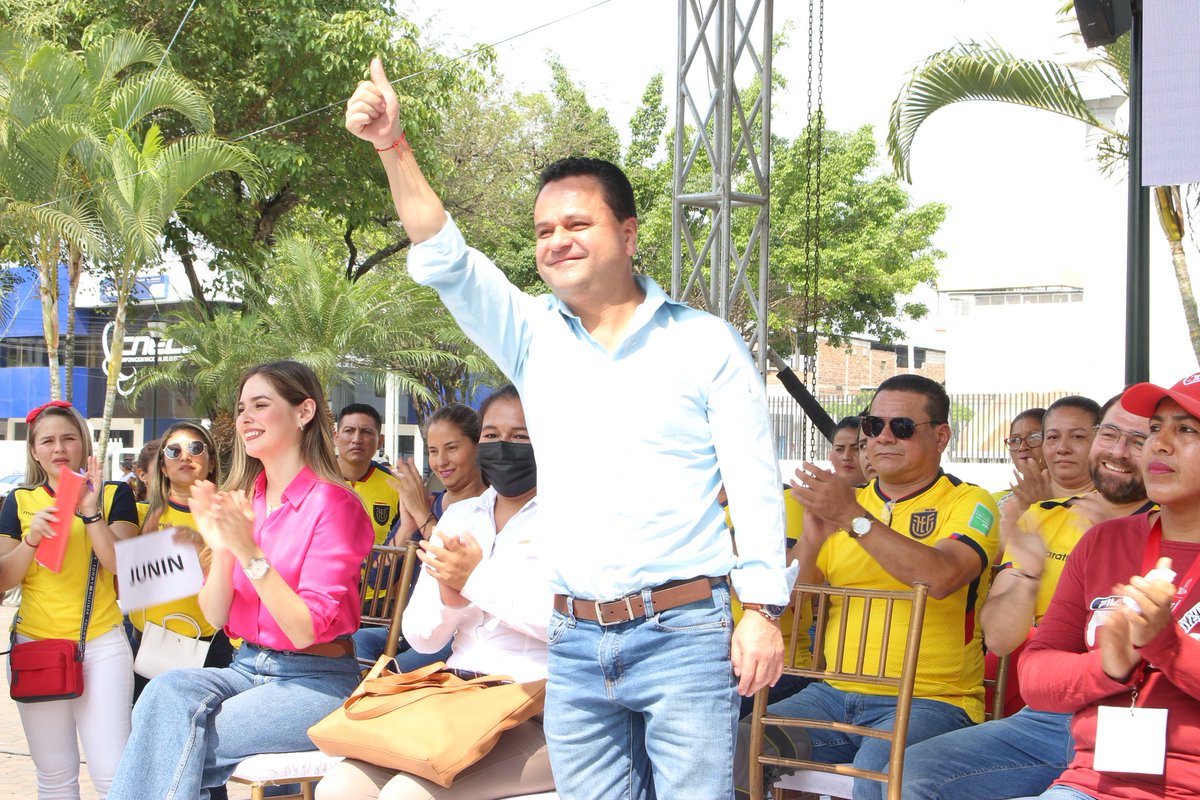 EstebanBernalB's tweet photo. #Territorio 📍#Manabí 
Hoy estuvimos en #Portoviejo. Realizamos una Ciudad Inclusiva Móvil. Junto a cientos de manabitas compartimos un agradable encuentro. 
Desde del Gobierno ratificamos el compromiso de trabajar por los grupos de atención prioritaria.
#JuntosLoHacemosPosible https://t.co/FpGOI8L5cI