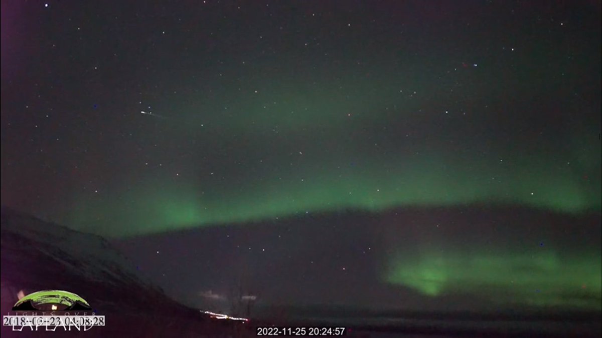alvpyrola's tweet photo. Just a couple of screenshots from earlier tonight. So cool to see a meteor and be able to go to the vod and take a screenshot. https://t.co/FLkRrMzaM5