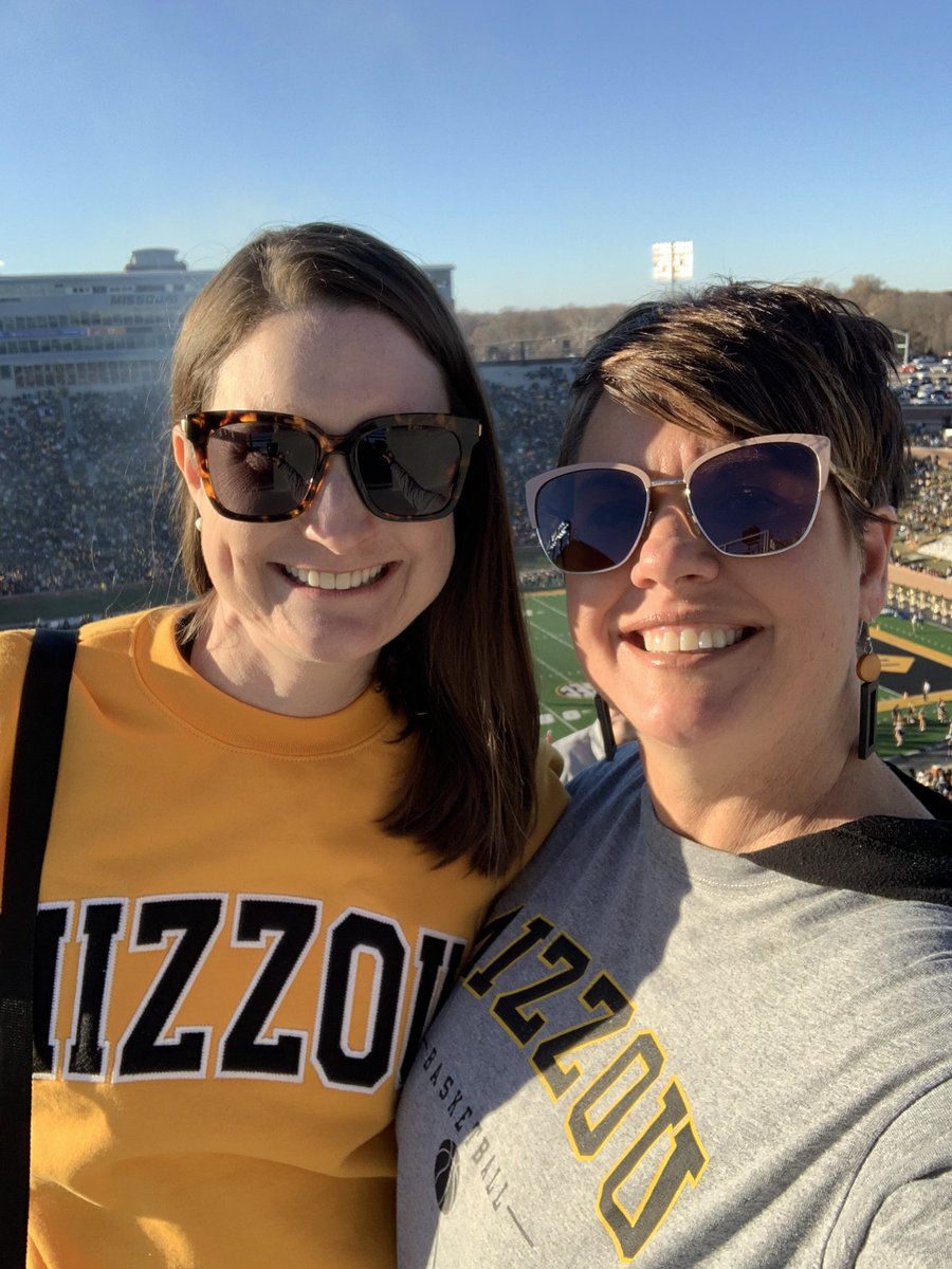 FickPartyof5's tweet photo. #MIZ all the way from Phoenix!!!!! https://t.co/RFlZhDQLhX