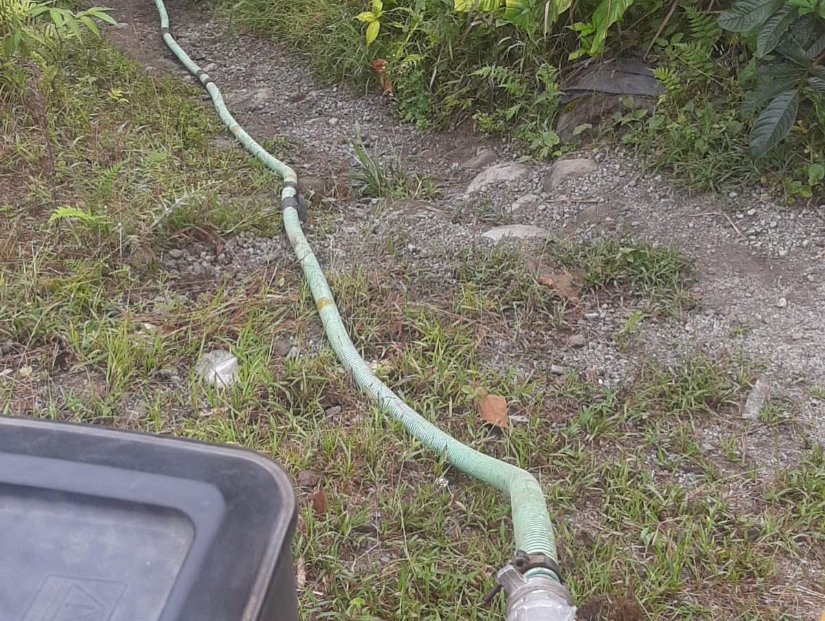 bomberoslosbanc's tweet photo. El Cuerpo de Bomberos de San Miguel de los Bancos   hoy 25 de noviembre estuvo presente dotando  de agua en al sector  La Loma -Santa Fe apoyando a la comunidad ante  la escasez de agua en coordinación con la Municipalidad. #simprealserviciodelacomunidad https://t.co/yLxCHf4f40