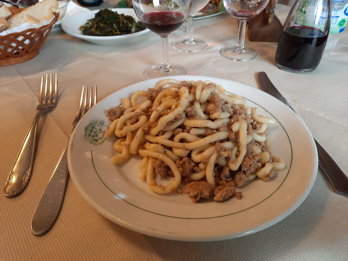 ToMonte_Italia's tweet photo. トスカーナ州のうどん状パスタ｢ピーチ｣にシエナ特産極上ポークのソース🐷 https://t.co/CVyqRUhatG