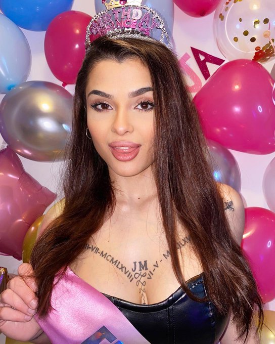 BLACK FRIDAY &amp; BIRTHDAY ANAL PRINCESS 👑 VIDEOS al 50% aqu&iacute; https://t.co/eemHDNZe0v https://t.co/eiIX