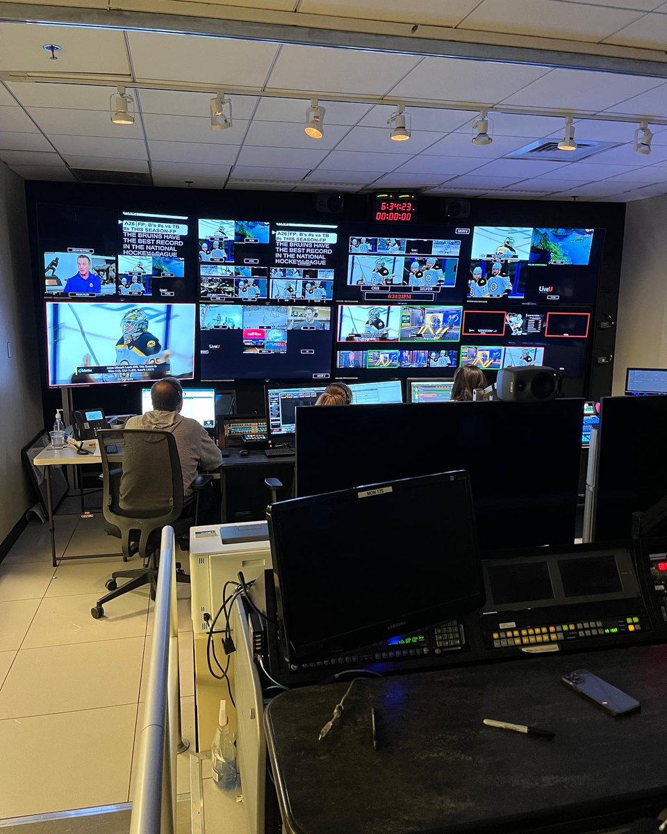 umbslasa's tweet photo. Earlier this week our students got a chance to visit the @NESN studios to see everything that goes into a broadcast! They also heard from a few NESN employees about their career paths. We are so grateful to the folks over at the studio for a great experience! @NESNCareers https://t.co/o3KZJIHb5Y