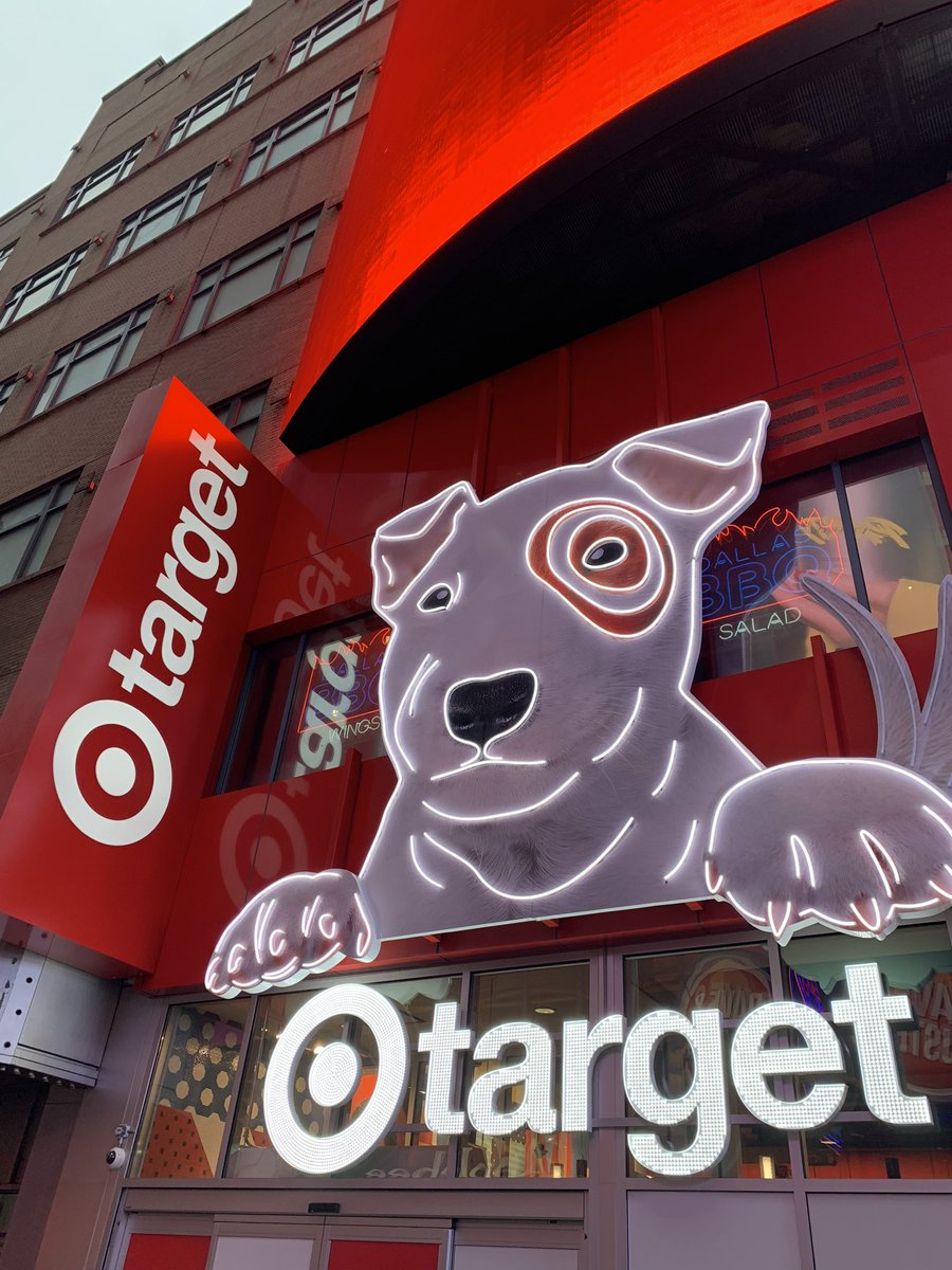 BullseyeKattttt's tweet photo. A memorable Friday to say the least! First Black Friday for Times Square? β
Black Friday number #10 w/ @target ALSO β
So fortunate to be surrounded by the best team every day! β€οΈ #TargetTimesSquare #Q4Readiness #BlackFriday #SafeAndSecure #T3385 π―β¨ https://t.co/O6Asfxpxvn