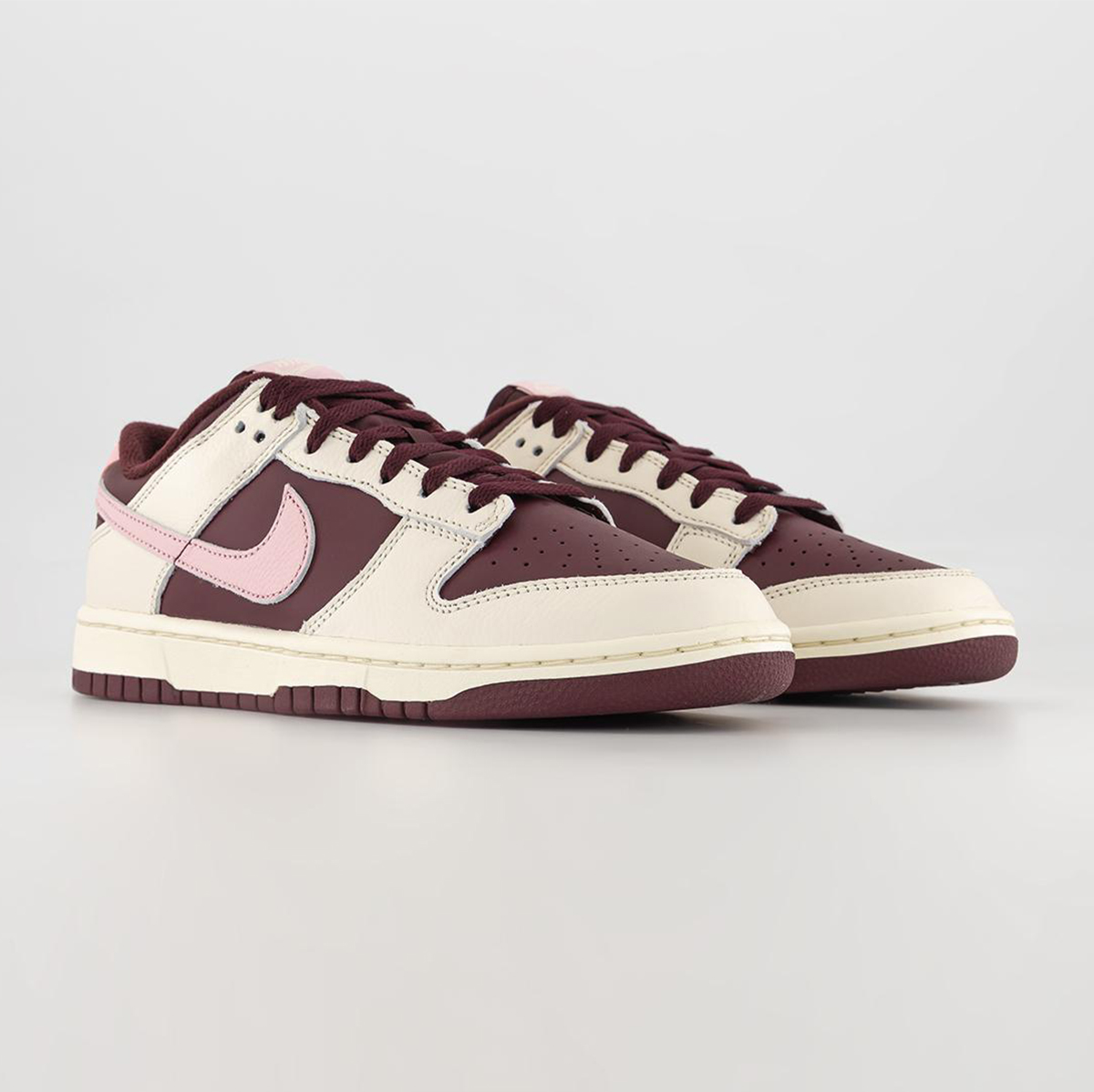 houseofheat's tweet photo. New Looks // Nike Dunk Low “Valentine’s Day” (2023) 💞

SEE MORE: https://t.co/5m9U6G16wC https://t.co/I19W4kqhR1