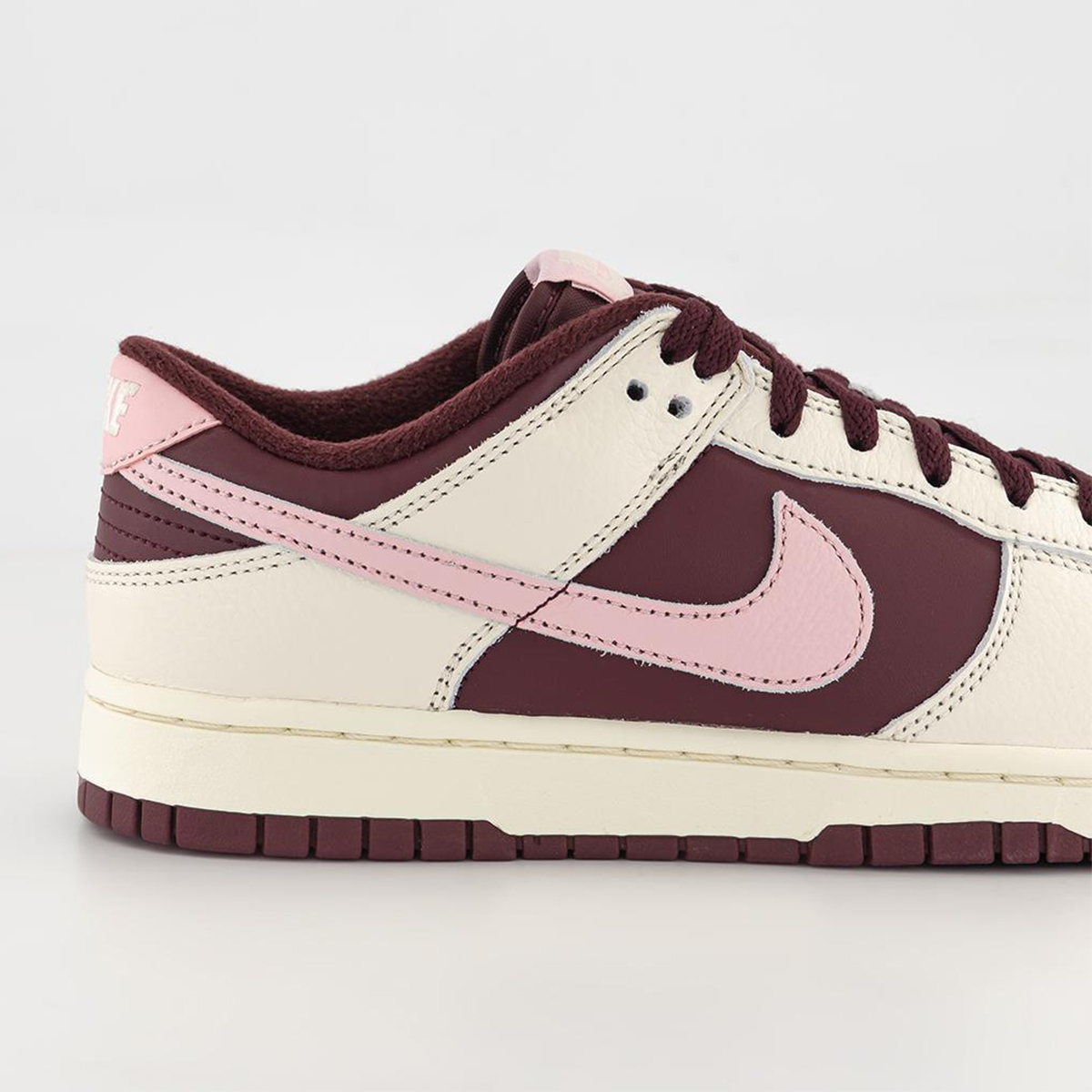houseofheat's tweet photo. New Looks // Nike Dunk Low “Valentine’s Day” (2023) 💞

SEE MORE: https://t.co/5m9U6G16wC https://t.co/I19W4kqhR1