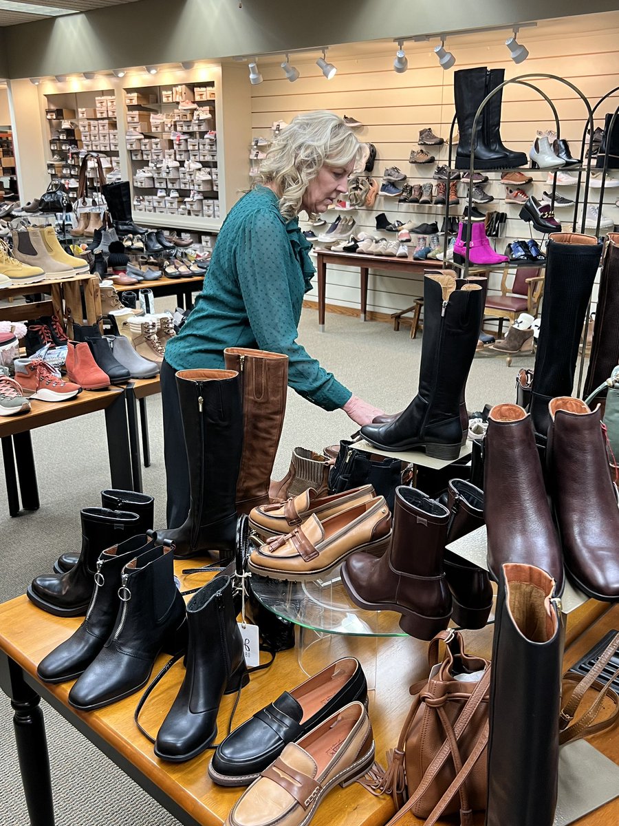 FirstLadyKehoe's tweet photo. As small business owners for many years, Mike and I always enjoy visiting and shopping at local businesses. When we shop local, we are supporting our friends and neighbors that work at and own these businesses. Support your local community tomorrow during #SmallBusinessSaturday! https://t.co/uxzrnERI03