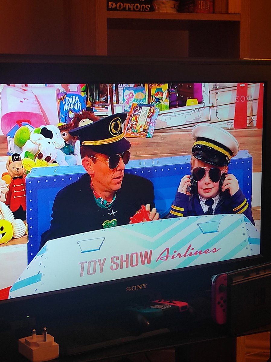 LeDougie's tweet photo. Everyone traveling back from electric picnic  #LateLateToyShow https://t.co/lnCqJVmEjg