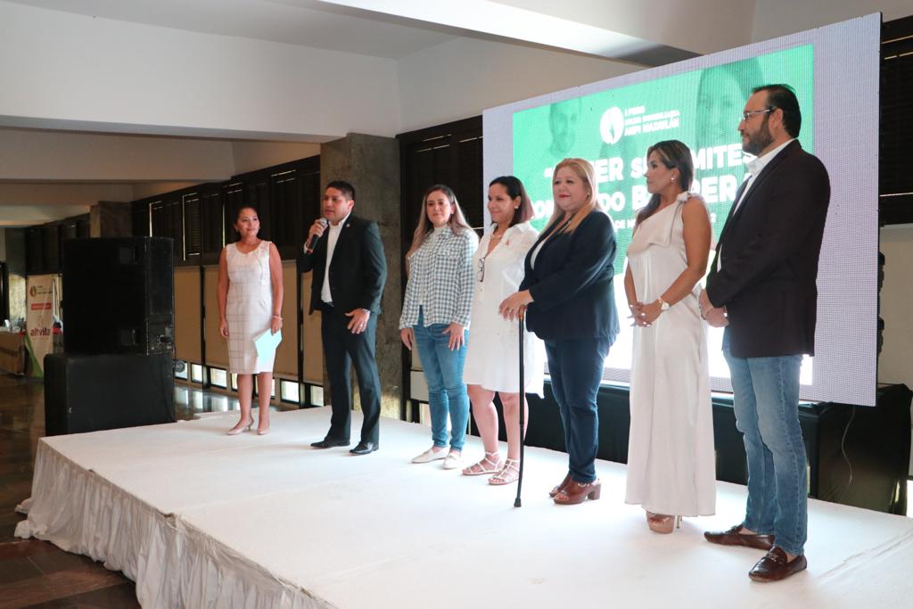 DIFMazatlan's tweet photo. La Presidenta del Sistema DIF Mazatlán, María Teresa Apodaca Muñoz, acudió al Primer Foro de la Mujer Inmobiliaria de AMPI Mazatlán, evento donde destacó la importancia del crecimiento Inmobiliario del Puerto. https://t.co/deLg2Clqb0