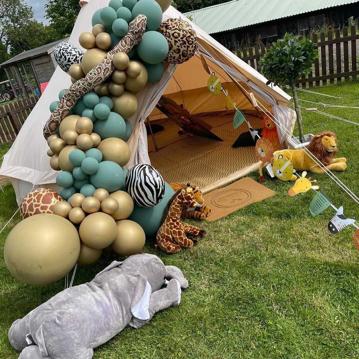 bell_tents's tweet photo. Book your Bell tents Today for 2023. 🏕 

We provide bell tents for all occasions. Weddings, Birthdays or even just extra accommodation needed. 

Double and singles beds available, chill out and party tents. @bell_tents 
Get in contact today
https://t.co/uB2vgjIMZX https://t.co/gtEjlELFZI
