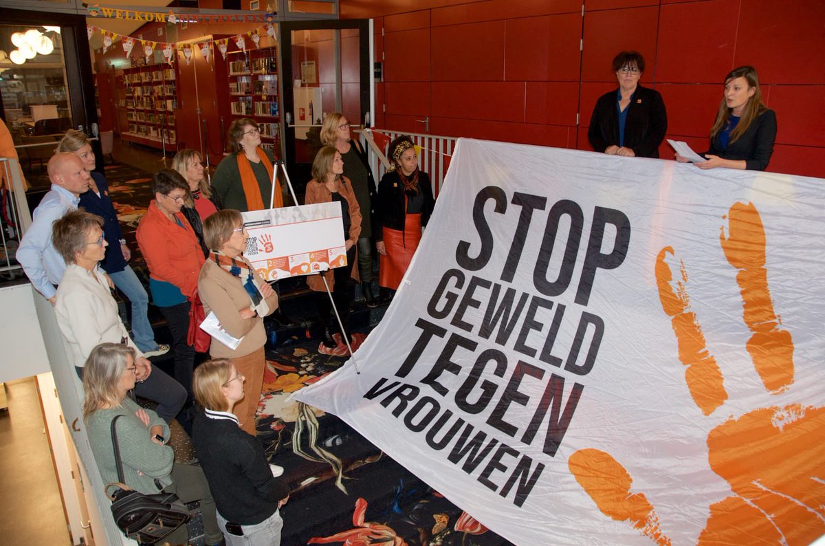 Ook <a href="/PijnackerNootdp/">Pijnacker-Nootdorp</a> doet mee met Orange the World! De wereldwijde campagne tegen geweld tegen vrouwen en meisjes. Dit jaar in het teken van preventie: voorkomen van geweld! Met partnerorganisaties is vanmiddag in <a href="/CulturAenZo/">CulturAenZo</a> de campagne gestart! #OrangeTheWorld <a href="/HannekevdGevel/">Hanneke van de Gevel</a>