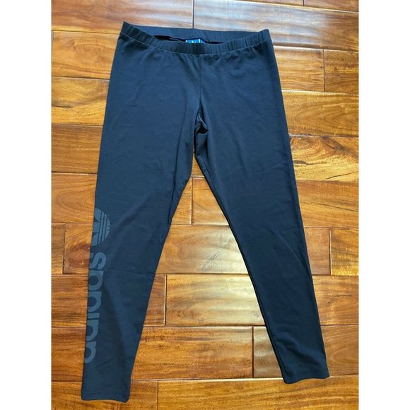ivetteloreto94's tweet photo. So good I had to share! Check out all the items I'm loving on @Poshmarkapp from @JoeyMessina2 @pinksugarc #poshmark #fashion #style #shopmycloset #soludos #adidas #tommyhilfiger: https://t.co/aDzRPlUeUV https://t.co/zeoidAKaSW