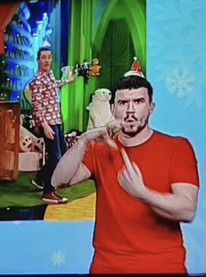 IrishDeafSoc's tweet image. Watching the LIVE #ISL  #rtelatelateshow on @rte News Channel and @RTEplayer with fabulous ISL Team - #DeafInterpreter @jdwmaguire &amp;amp; ISL/English Interpreters Amanda Coogan/Ciara Grant #LateLateToyShowISL #rtelatelatetoyshow