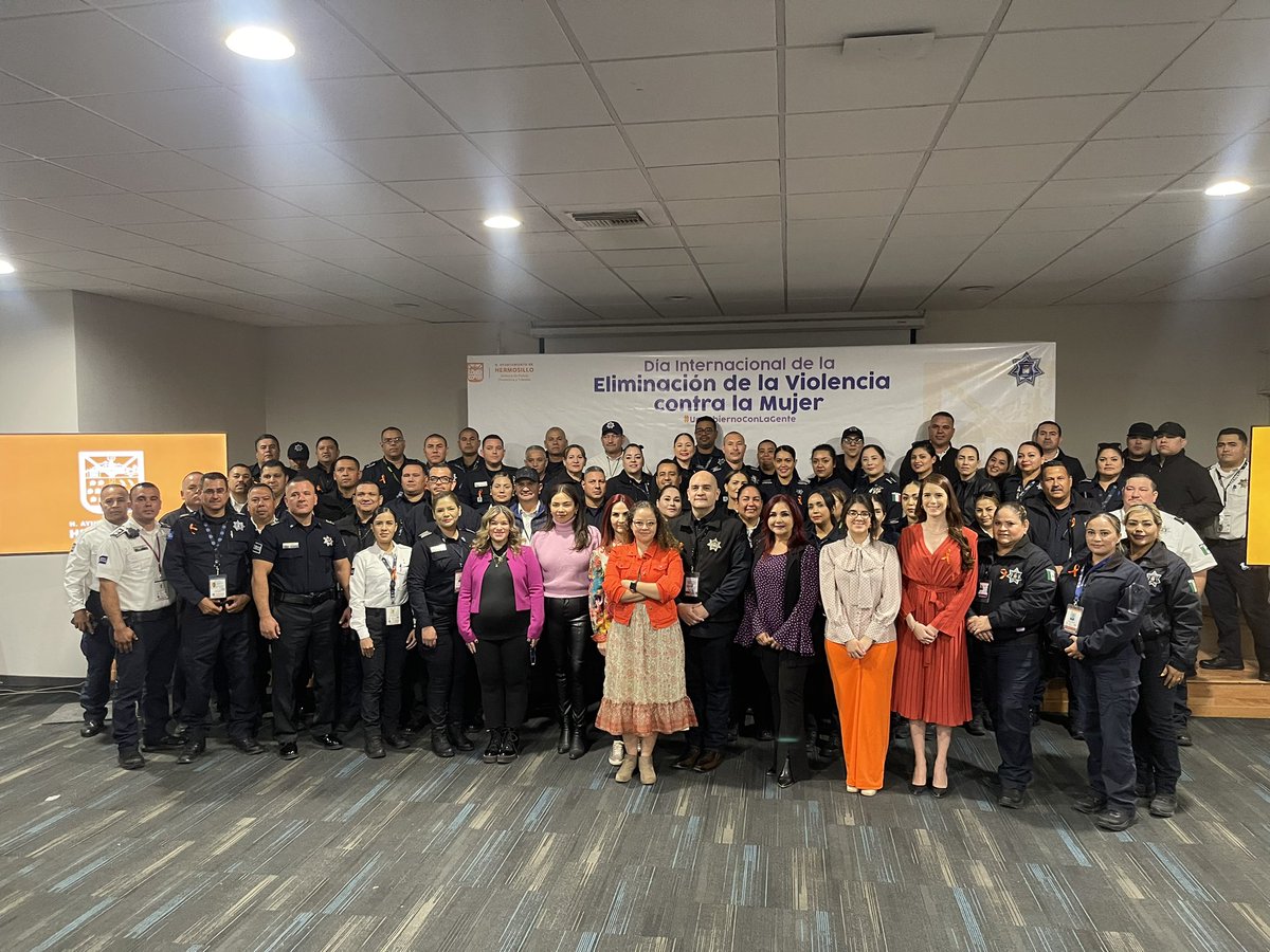 El día de hoy compañeras y compañeros de la @Policia_HMO recibimos de parte de @KrimildaBernalH la conferencia “Autocuidado y Resilencia” y de @Chelawuera sobre “ La Violencia de Género nos Atraviesa a Todas y Todos” en el marco del #DiaContralaViolenciadeGenero #DiaNaranja