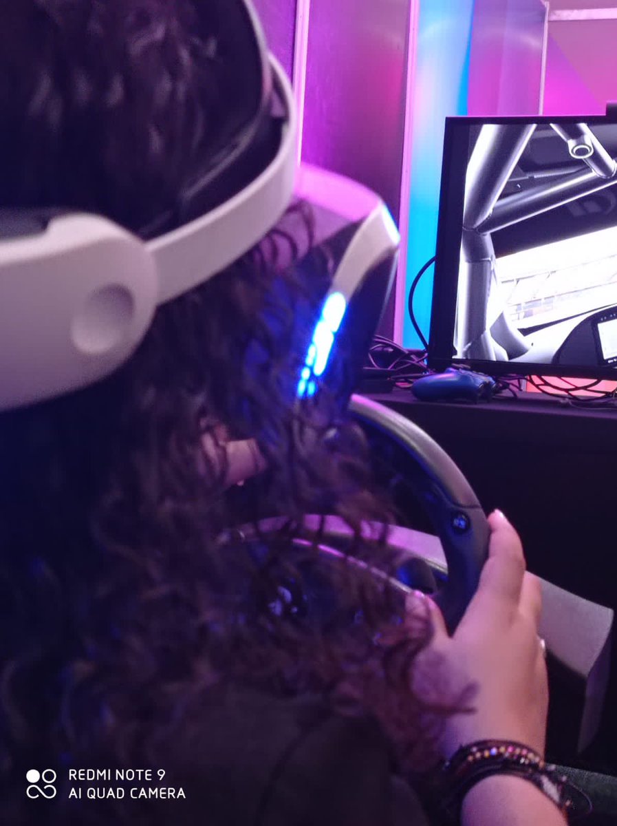 FloryCantoX's tweet image. Oe, vayan a la Zona Gaming del #Hackathon2022 esta súper deaca ✨