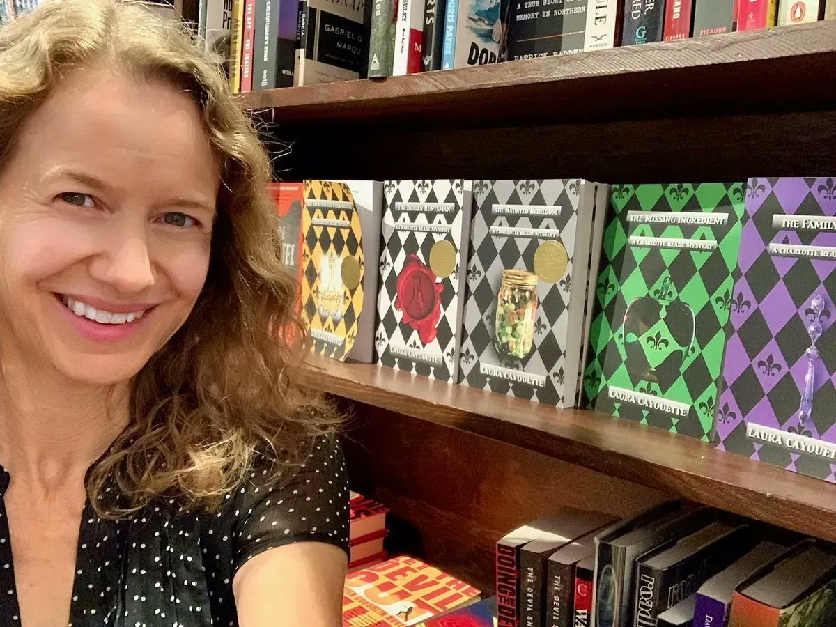 KnowSmallParts's tweet photo. Support #SmallBusinessSaturday! Signed copies of my books are on sale at @TheGDBookShop in #NewOrleans. #shipping and wrapping available.   
 #FamilySecret #haunted #mystery #series #books #KnowSmallParts #acting #book #LemonadeFarm #fiction #novel  https://t.co/6pUJllRDaC https://t.co/EORUdUNR7p