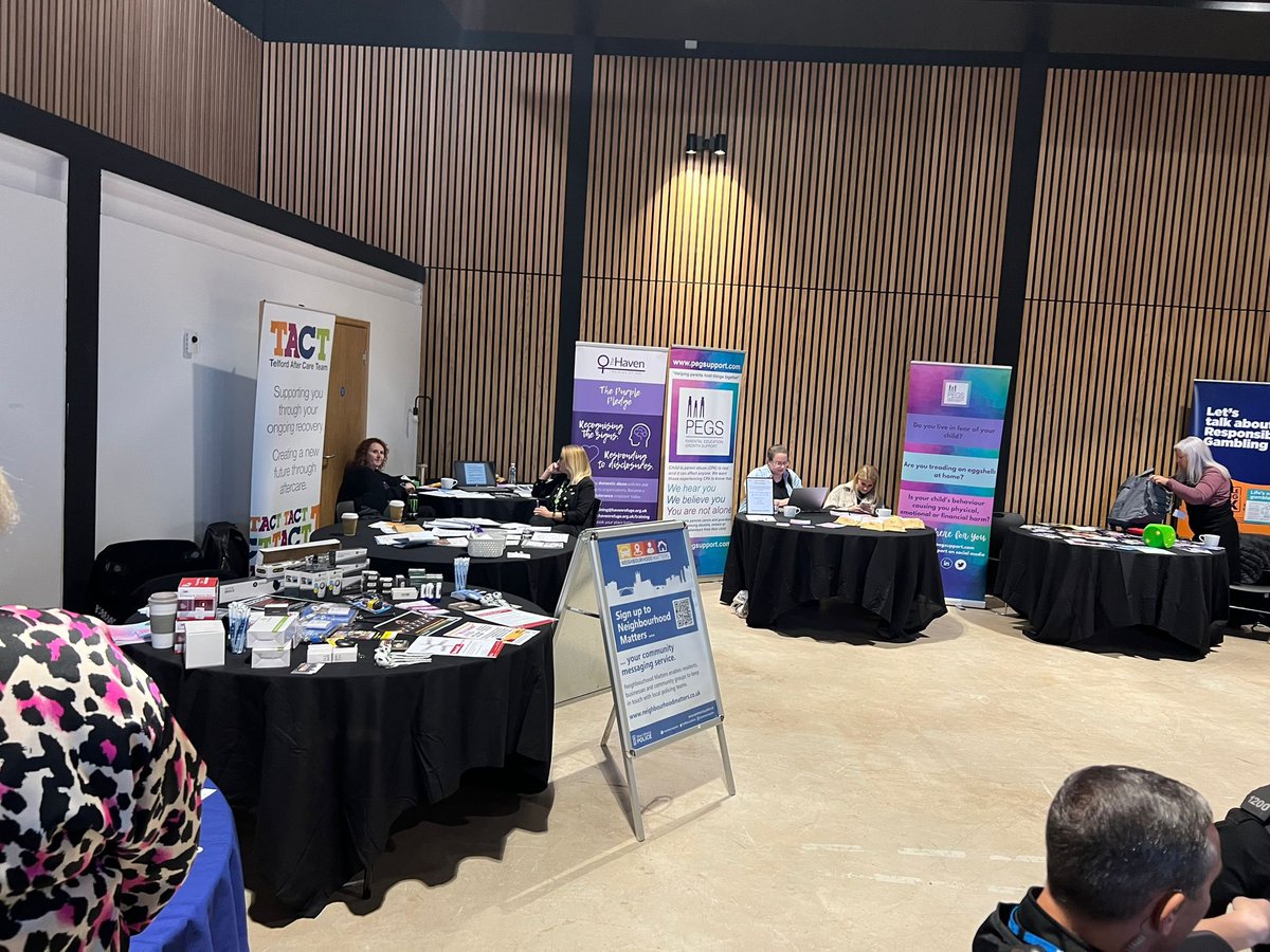 TandWMayor's tweet photo. Proud to have attended #WhiteRibbonDay event today at Telford Minster @MPHReception 

Everyone together agreeing men and boys should stand against violence towards women and girls 

Here in @TelfordWrekin we are a white Ribbon Town

#EndViolenceAgainstWomen 
#TheGoal https://t.co/kz7EfvsrEW