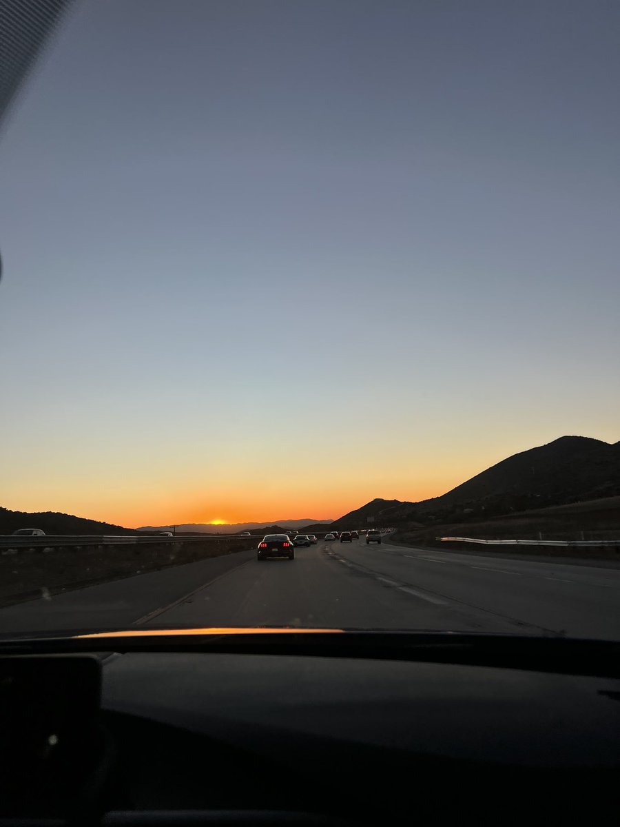 karrahnicolee's tweet photo. bf who drives 🤝 pretty passenger gf https://t.co/i7xX6Xu21r