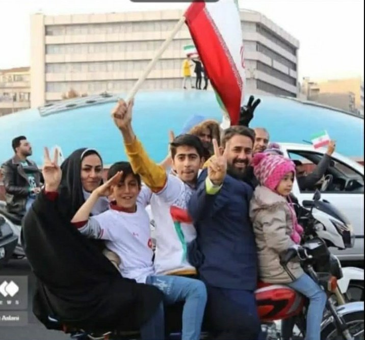 Mehdimo2000's tweet image. تویی که نمیتونی خانواده پنج نفرتو سوار پراید کنی باید گریه کنی بدبخت نه شادی
#مهسا_امینی 
#اعتصابات_سراسری