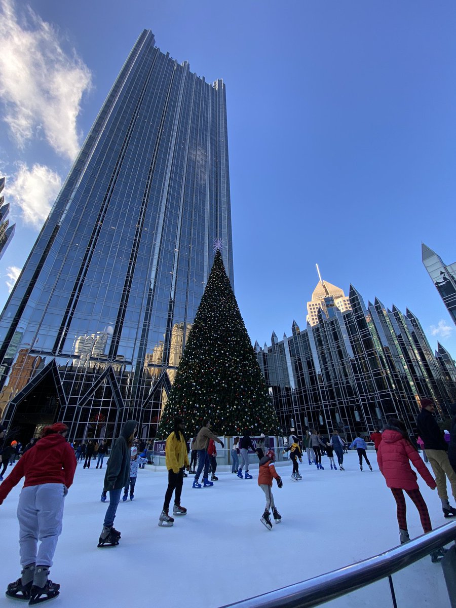 BillRehkopf's tweet photo. Taking in the holidays in my hometown. #YinzerForLife #Pittsburgh #Dahntahn #OysterHouseIsStillHere https://t.co/lv2t2jOEsR