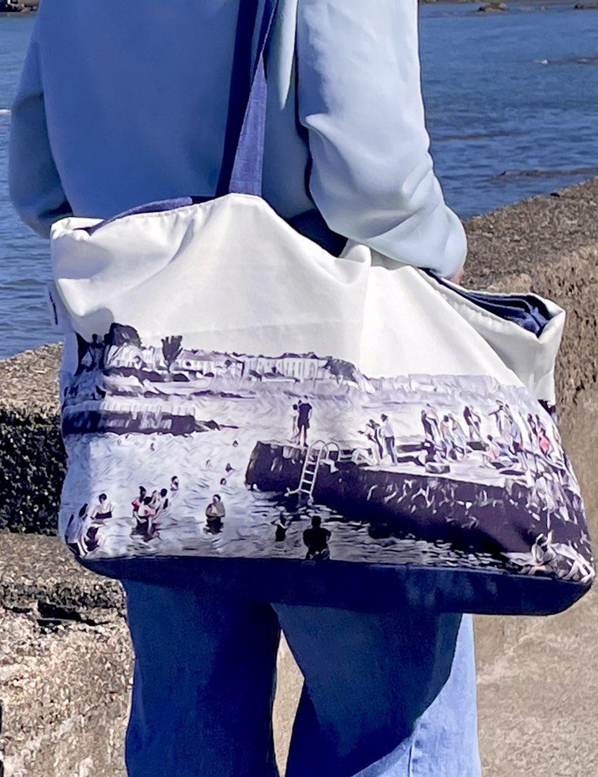 lizzys_lane's tweet photo. Combining photography with a connection to place 

Get ready for your Christmas Day dip with our sustainable swim bags!!Designed printed and handmade in Ireland 

https://t.co/62rYB7pNTc

#BlackFriday #art #PhotographyIsArt 
#MadeinIreland #christmas2022 #gifts #seaswimmimg https://t.co/3aT9OQSnQG