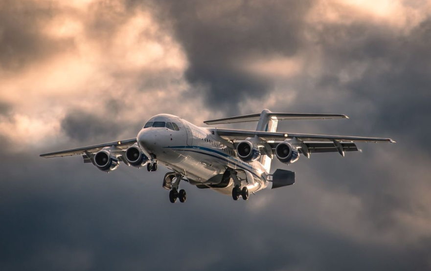 LedcorCareers's tweet photo. Summit Air's Avro RJ always looks good from below! Taken at CYYJ (Victoria International Airport)
📸 : Aaron, @burtonader
#LifeAtSummitAir #SummitAir #AvroRJ #Victoria #CYYJ https://t.co/uafx0io9DT