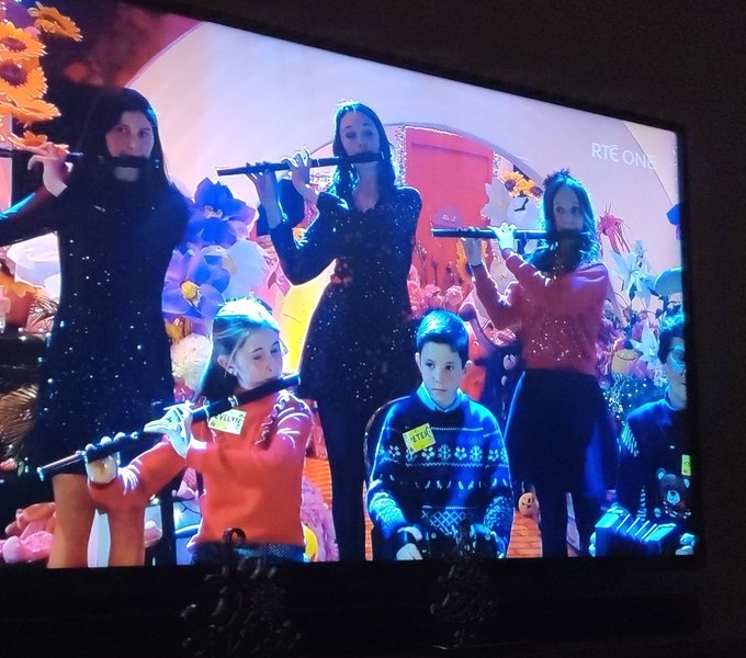 Eamon4prez's tweet photo. My wife: “I bet you they’re from Clare”
#LateLateToyShow https://t.co/NiNebq02io