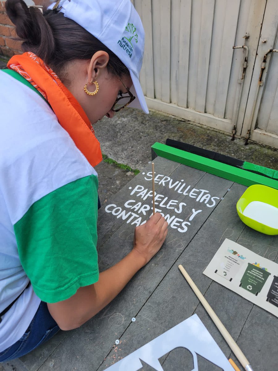 ciagalletasnoel's tweet photo. Construímos un futuro #EntreTodos.  💚 Así vivimos el #Poderdemil comprometidos con nuestra comunidad vecina, 🏡 mejoramos espacios de socialización y contribuímos al cuidado del planeta. 🌎 Gracias I.E. Cristo Rey por abrirnos las puertas. @FNutresa https://t.co/2bu7T5xu8z