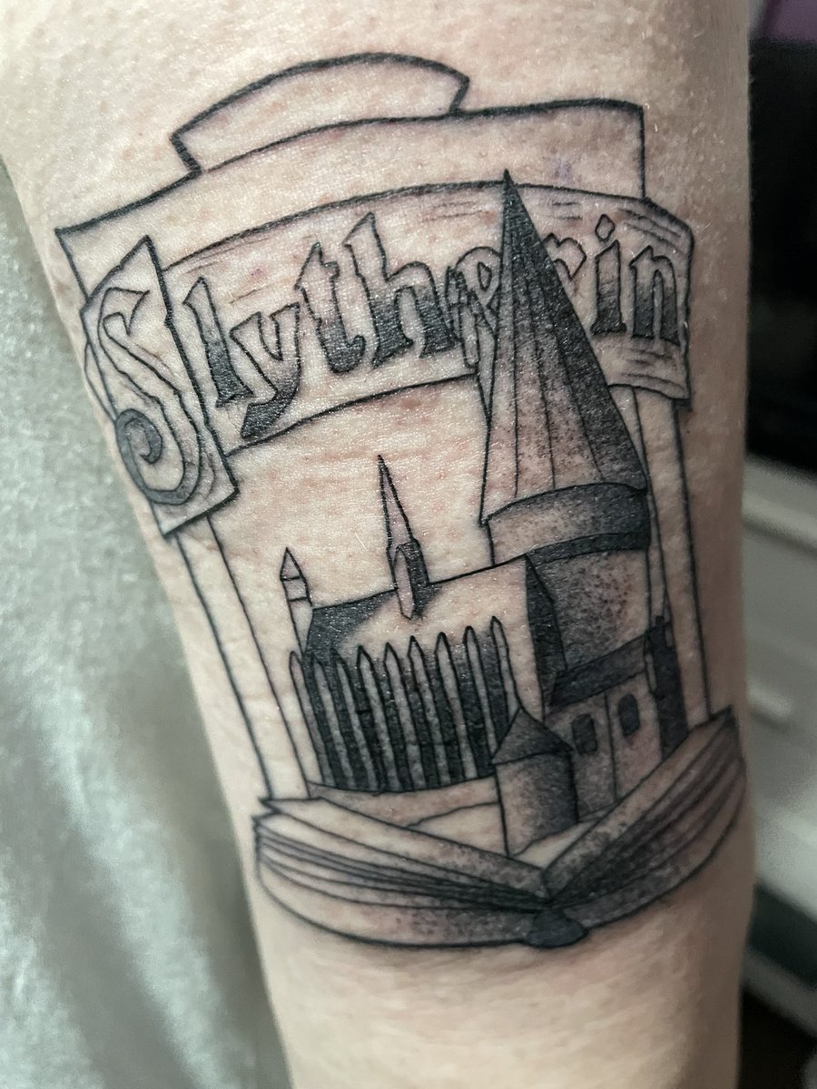 HopeWathall's tweet photo. New Slytherin tattoo 🐍💚 #HarryPotter #slytherin #dracomalfoy https://t.co/mvMpyT0j4P