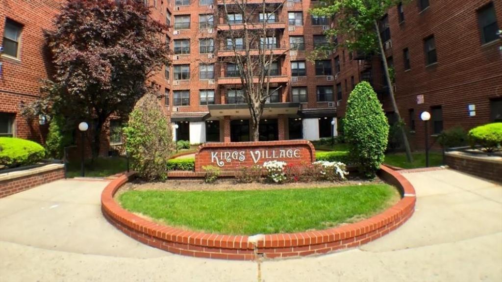 FillmoreRE's tweet image. 🎈🎈 OPEN HOUSE: 1270 East 51st Street, Unit 3J, Brooklyn, NY

1 🛏️ Bedroom - 1🛁 Bathroom - Cooperative

🎈🎈 Saturday, November 26th, 1:00 pm - 3:00 pm  🎈🎈

Call Frances Zuckerman at 📱718-675-9090 to schedule a private showing!

#BHHSFillmore #OpenHouse