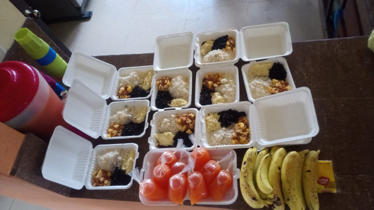 redcudicr's tweet photo. Vacunación y solidaridad
El CECUDI de Upala organizó un vacunatorio y de paso también preparó unos almuercitos para que niñas y niños venezolanos pudieran vacunarse y a la vez, recibieran el cariño del pueblo costarricense.#REDCUDI @OPSOMSCostaRica @UNICEFCostaRica https://t.co/4IvgNWY8ct